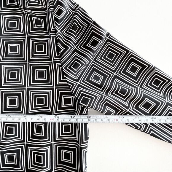 Thyme Maternity V-Neck Bell Sleeve Dress Black White Women's S Stretchy - Picture 5 of 7